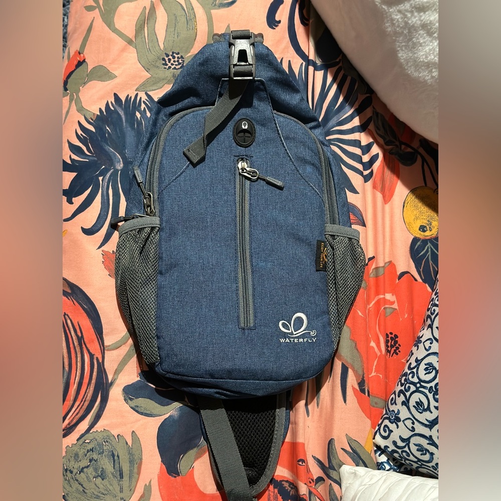 Waterfly crossbody